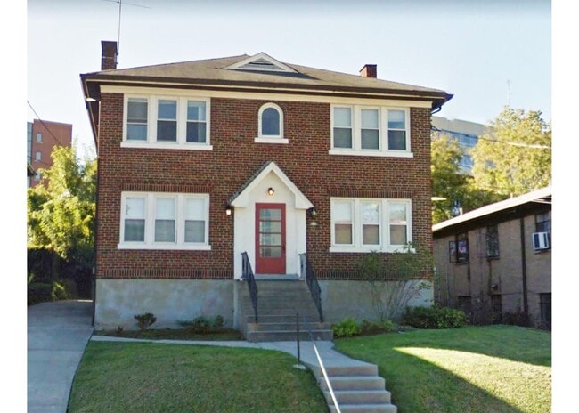 Building Photo - 319 Terrace Ave Unit 319-04