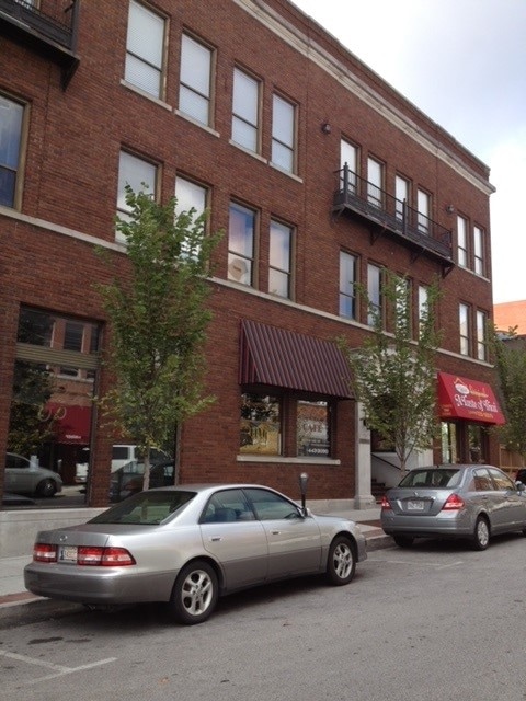 Building Photo - 31 E Center St