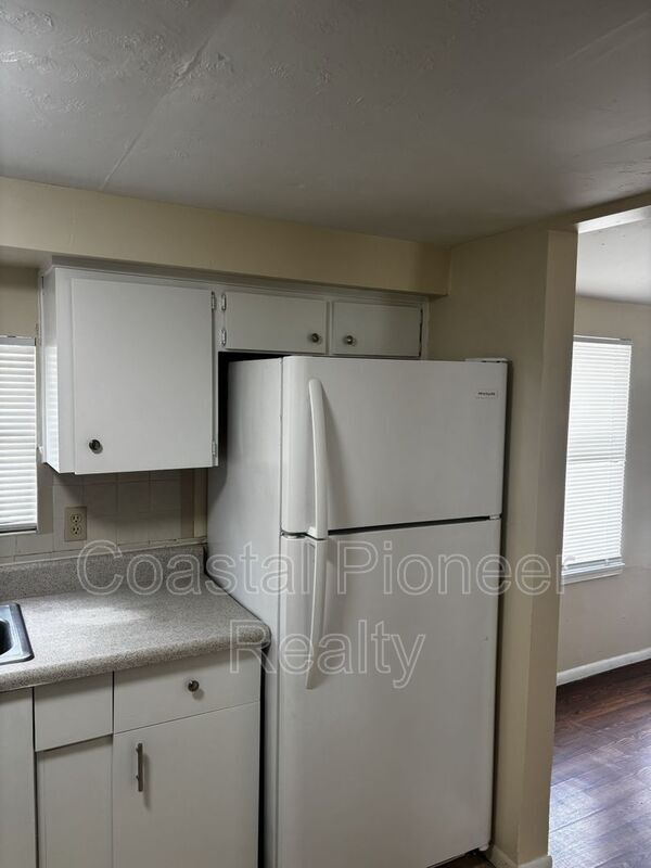 Photo - 606 Cross St