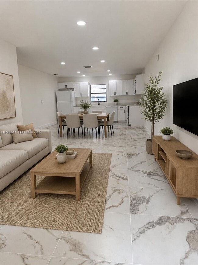 Building Photo - 6560 SW 49th St Unit 1