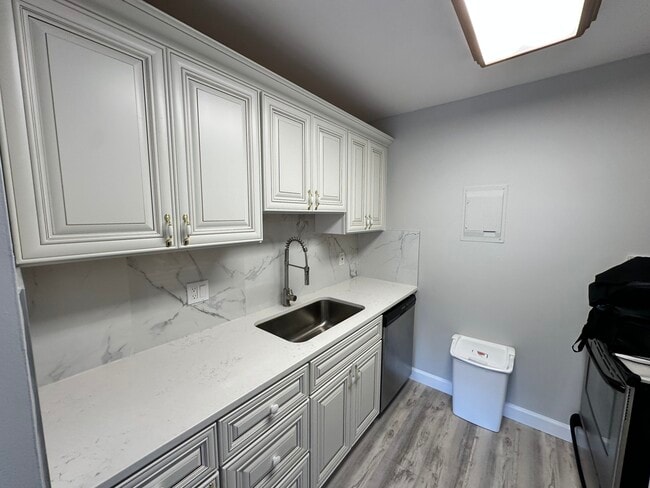 Photo - 2124 Pauline Blvd Unit 307