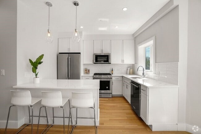 Building Photo - 238 Bremen St Unit #2 Rental