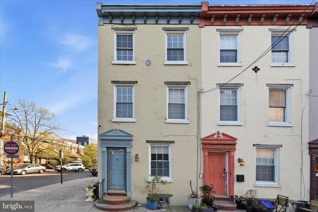 Photo - 2700-14 South St