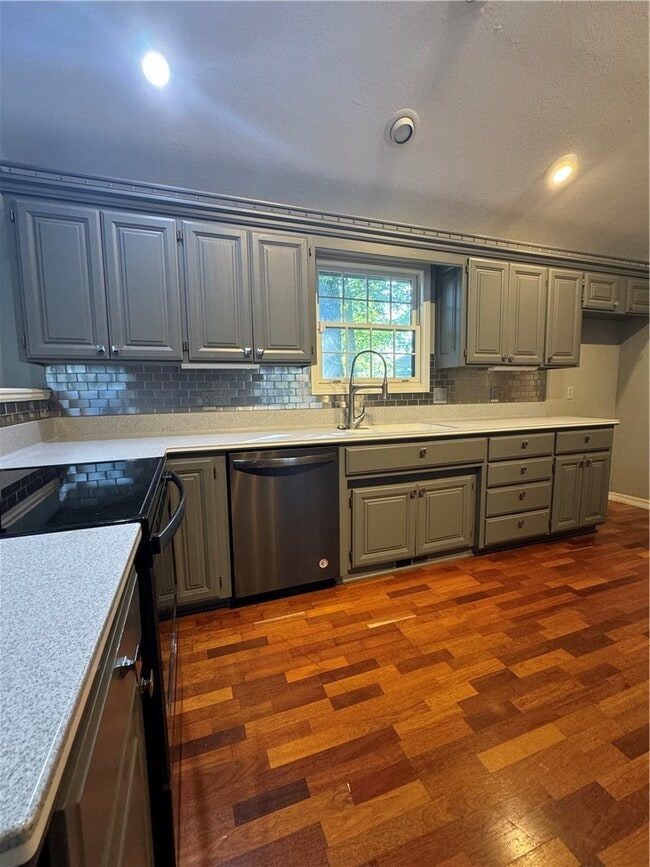 47 Dalton Dr
