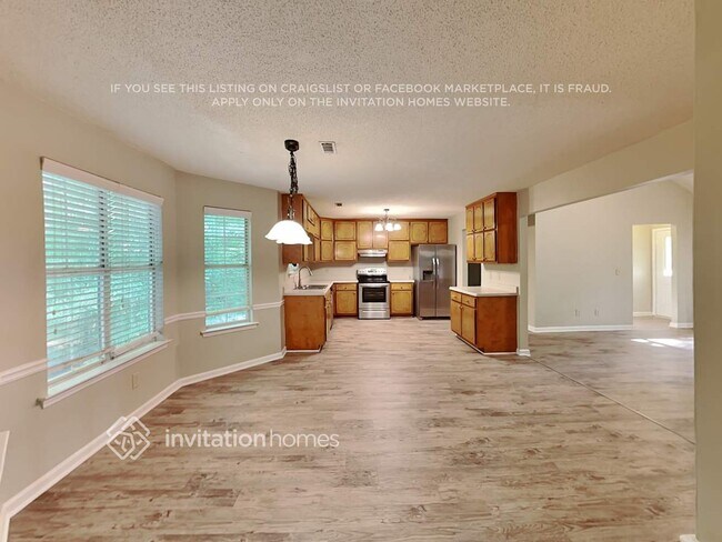 Photo - 185 Steeplechase Dr