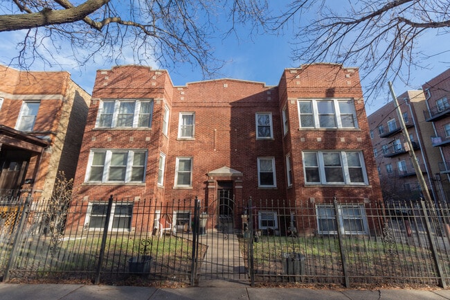 Photo - 2817 N Talman Ave Apartment Unit 1S