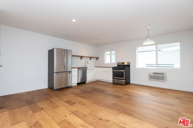 Photo - 3933 Marathon St Unidad 205B