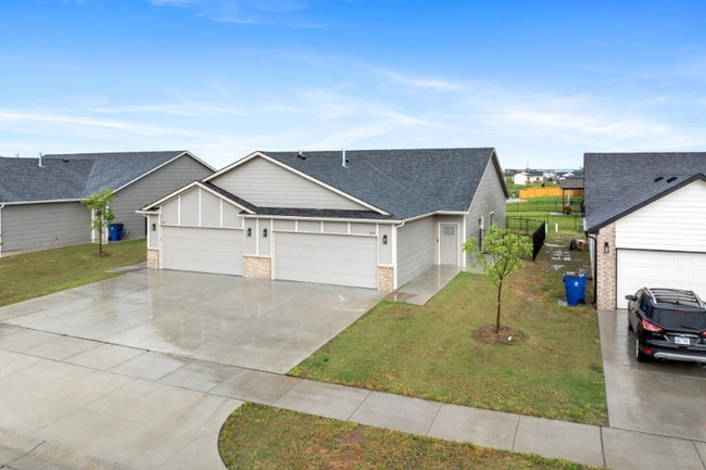 Photo - 5120 N Cypress St Unidad 5120 N CYPRESS ST. BEL AIRE KS 67226