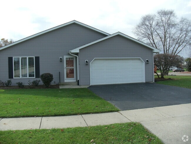 Building Photo - 11313 Douglas Ave Rental