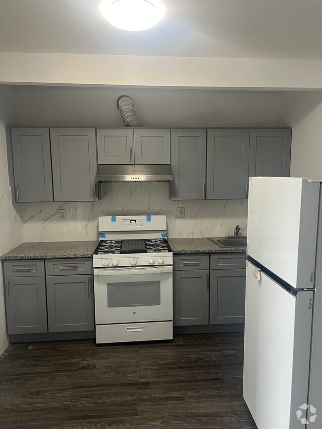 Building Photo - 364 52nd St Rental