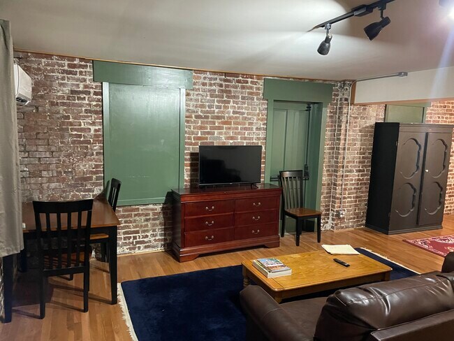 Photo - 111 W 4th St Unit 1