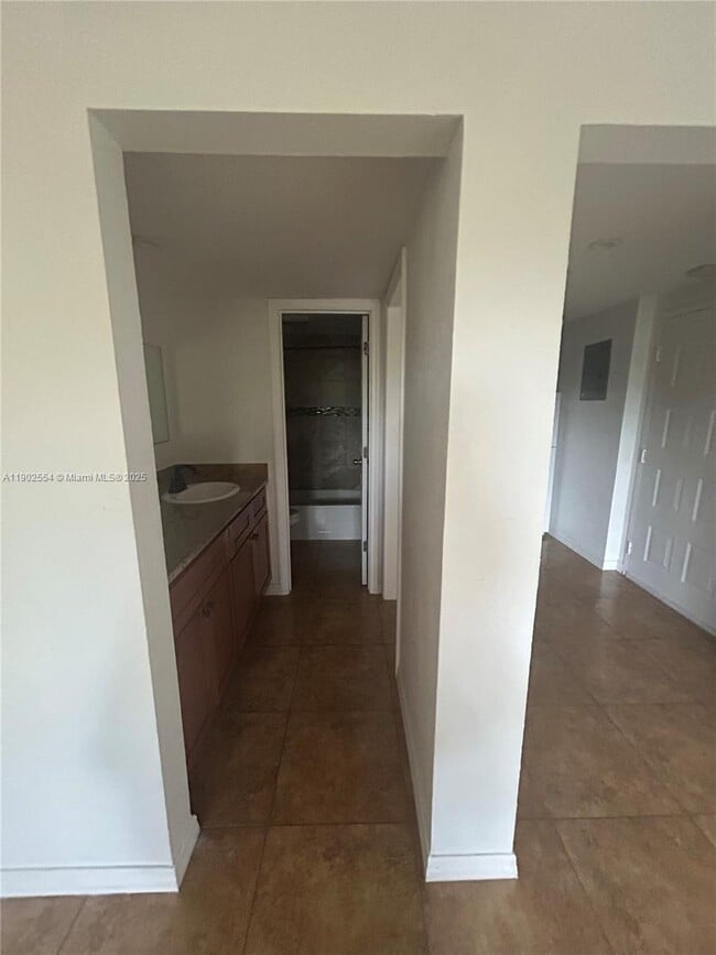 Photo - 6960 Miami Gardens Dr Unit 2-230A