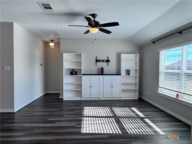 Photo - 300 Colthorpe Ln