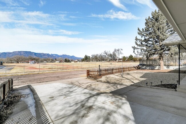 Photo - 223 1st St NW