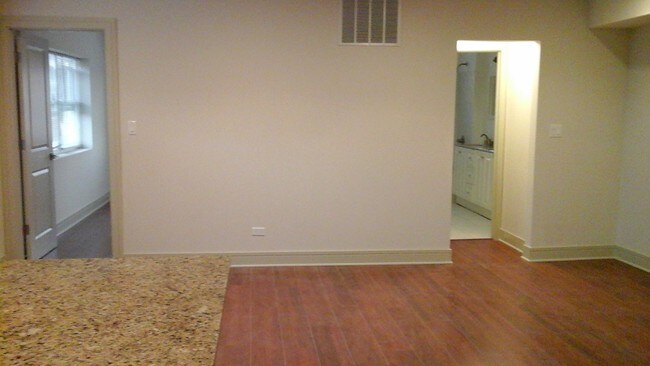 Living room - 9565 Franklin Ave