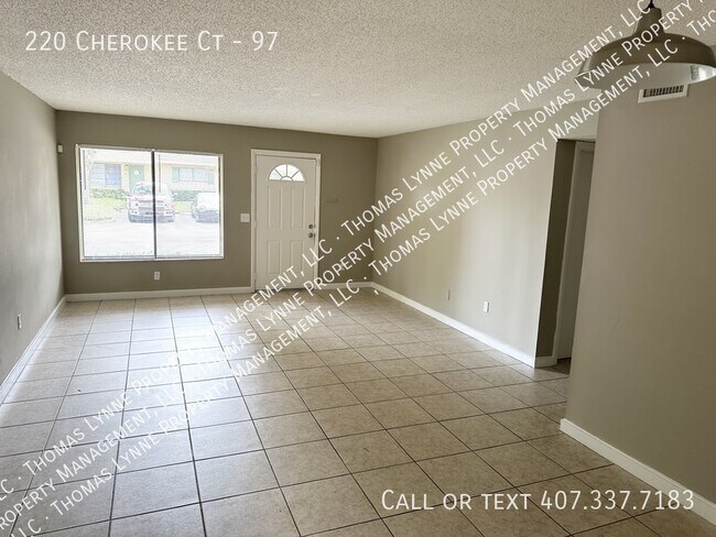 Photo - 220 Cherokee Ct