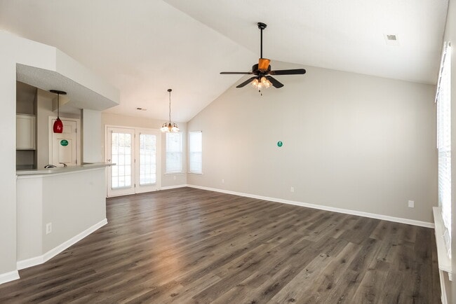 Photo - 5832 Mahogany Pl SW