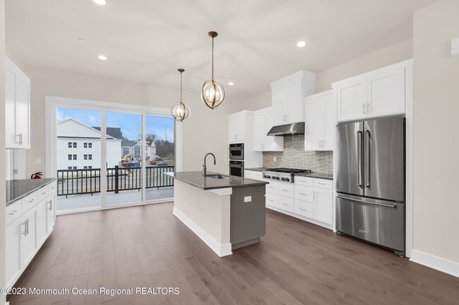 Photo - 5 Blaisdell Ct Unit 9