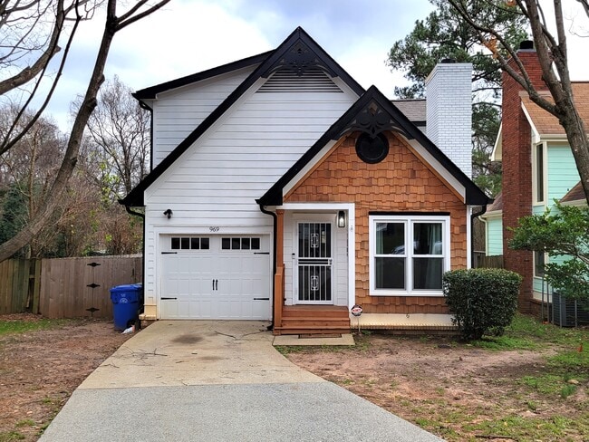 Building Photo - 969 Oak St SW Rental