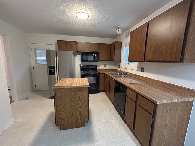 Photo - Charming 3BD/2BA Ranch home in North Raleigh with fenced yard and quiet neighborhood!