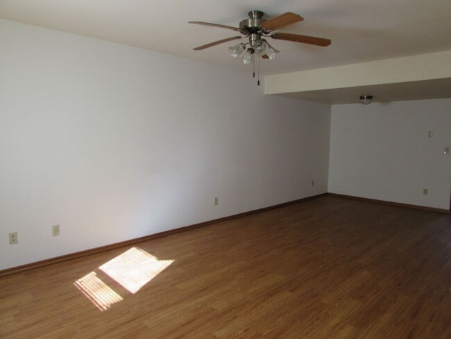Building Photo - 20320 Skyview Dr Unit C