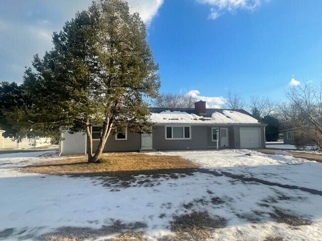 Building Photo - Sandy Brae Single Family Home