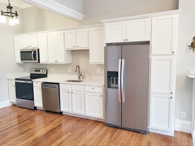 Photo - 387 Beacon St Unit 3