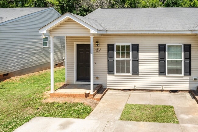 Photo - Nice 1 bed/1 bath duplex minutes from downtown Raleigh
