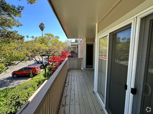Building Photo - Beautiful remodeled 2 bedroom and 1 bath c... Rental