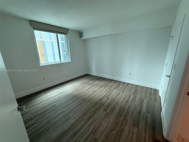 Photo - 55 SE 6th St Unit 1902