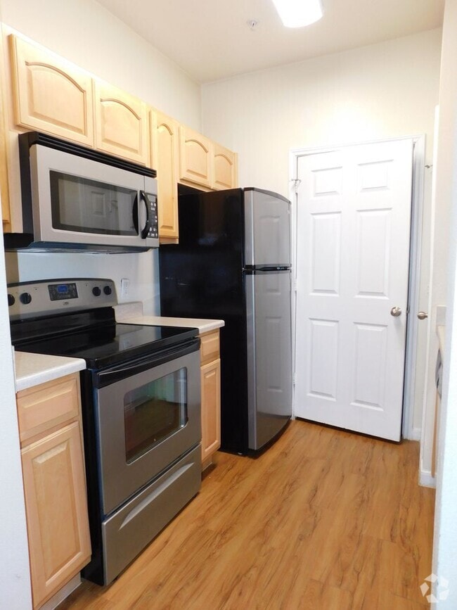 Building Photo - Edgecreek Condo for Lease Unit 153
