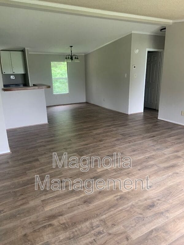 Photo - 472 Hawks Rd