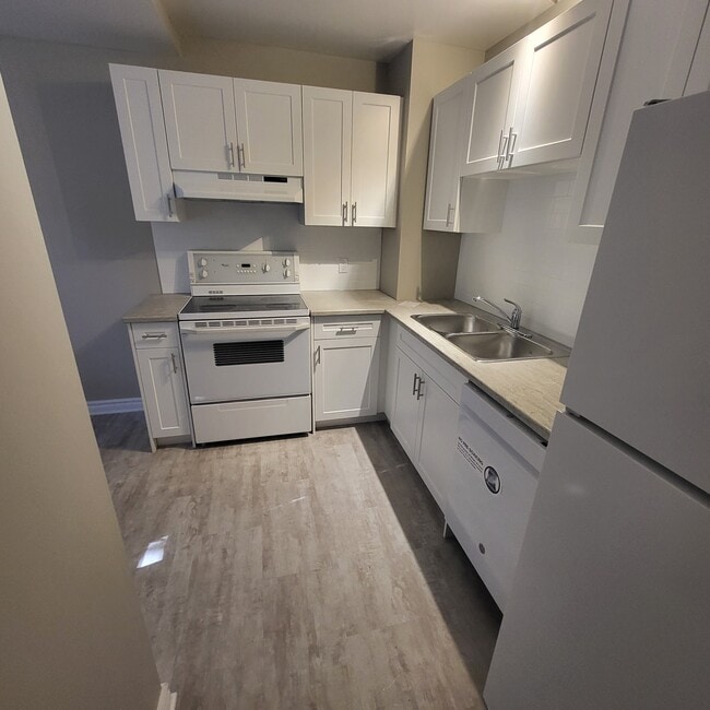 Photo - NEWLY RENOVATED 3BD IN HYDE PARK Unit 5