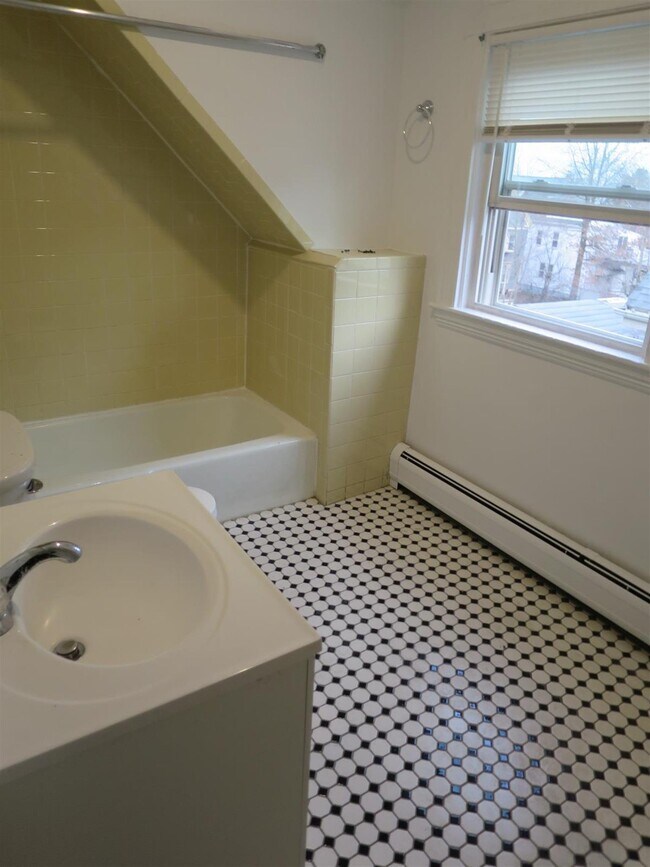 Photo - 205 Highland Ave Unidad 4