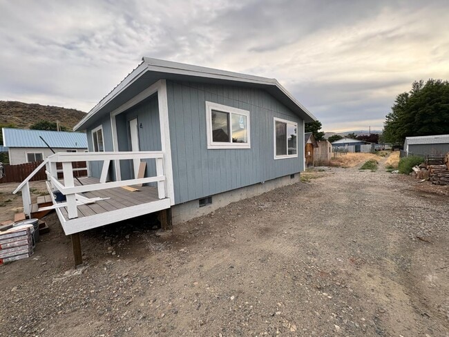 Photo - 1605 Oak St