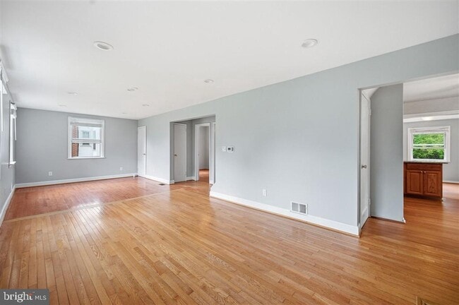 Photo - 2918 Monroe Pl