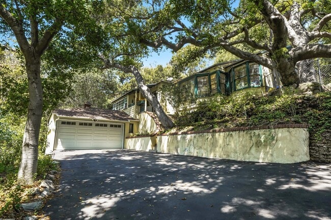 Building Photo - 7503 Willow Glen Rd