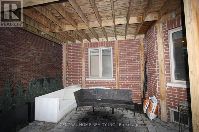 Photo - 73 Headwater Crescent