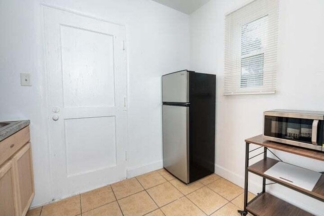 Photo - 545 Cedar St SE