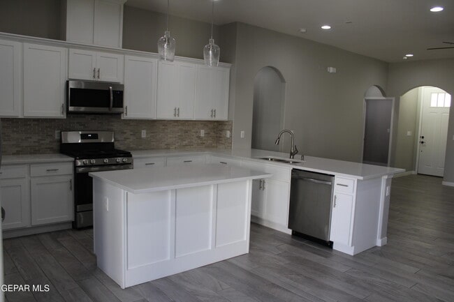 Photo - 754 Flexford St