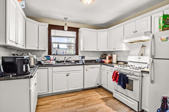 Photo - 120 N Franklin St