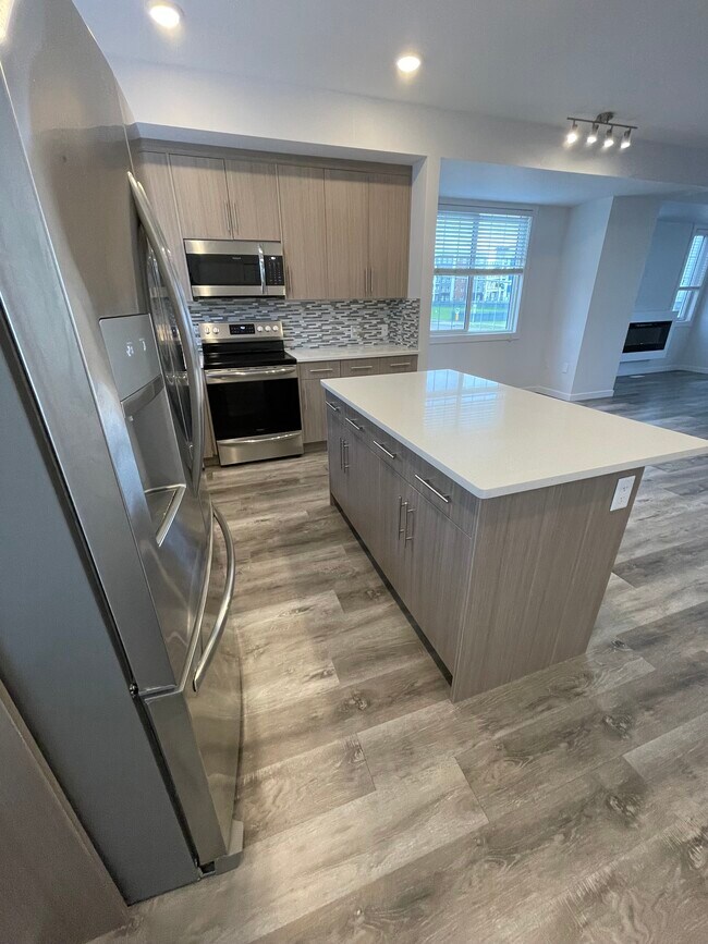 Photo - 3623 James Mowatt Trl SW