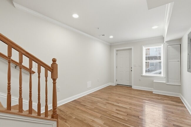 Photo - 2212 Cambridge St