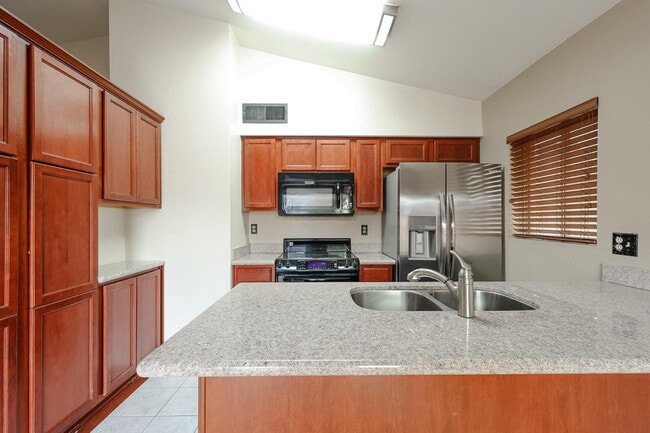 Photo - 102 W Concorda Dr Unidad #103