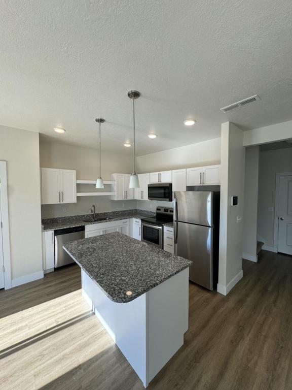 Photo - 1120 W 600 S