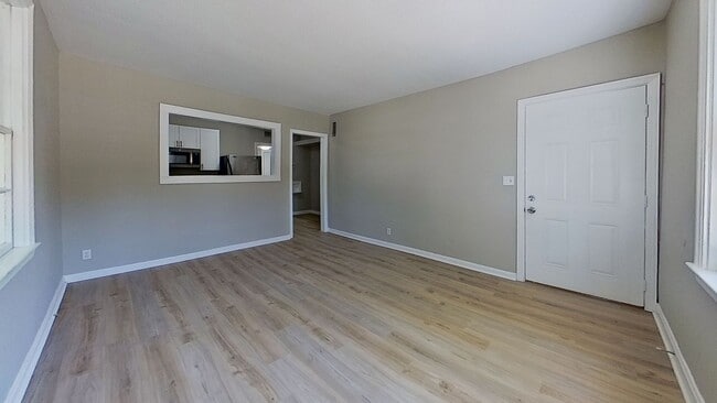 Photo - 2853 College St Unit 2853 College St #1