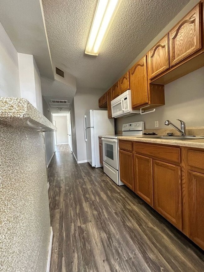 163 Ave A SE Unit 3 - 163 Ave A SE Apartment Unit 3 Unit 3