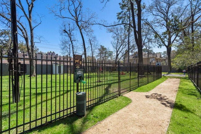 Photo - 8944 Chatsworth Dr