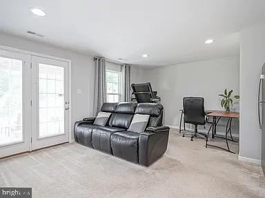 Photo - 40 Village Green Ln