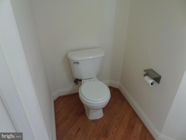 Photo - 822 Ferndale Terrace NE
